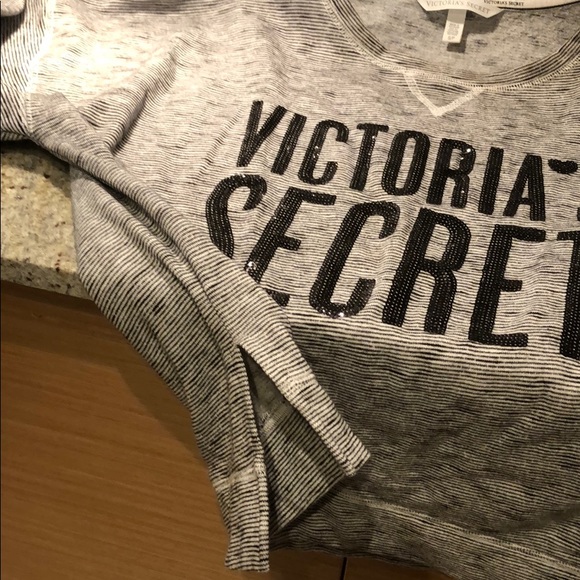 VICTORIA’S SECRET Sweatshirt - Picture 4 of 6